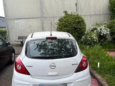 Gebraucht Opel Corsa Selection 69 PS (50 kW) 2011 Weiß Kleinwagen