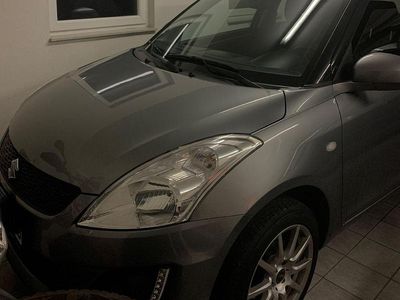 Gebraucht Suzuki Swift Club 94 PS (69 kW) 2016 Grau Kleinwagen