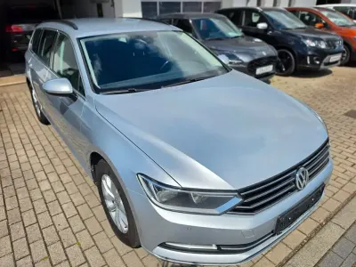 Gebraucht VW Passat Comfortline 120 PS (88 kW) 2019 Silber Kombi