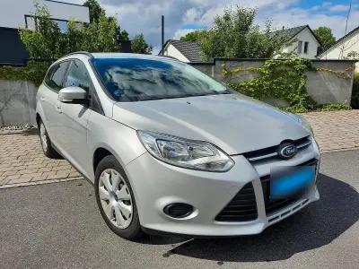 Gebraucht Ford Focus 105 PS (77 kW) 2011 Silber Kombi