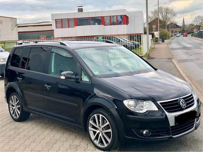 gebraucht VW Touran Cross 1,4TSI DSG BI XENON,AHK,NAVI,Top