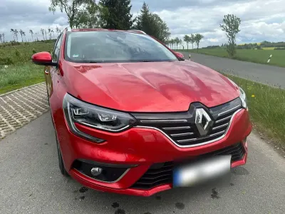 Używany Renault Mégane GrandTour Bose Edition 159 KM (116 kW) 2019 Czerwony Kombi