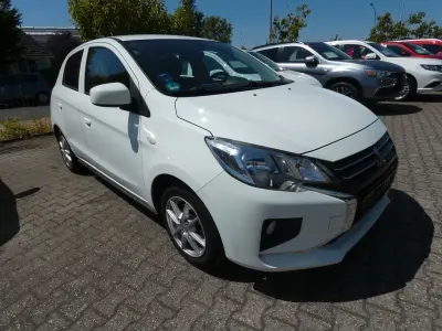 Gebraucht Mitsubishi Space Star Spirit 71 PS (52 kW) 2021 Weiß Kleinwagen