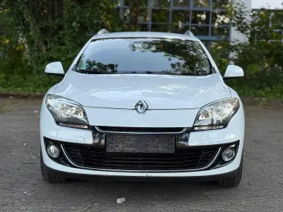 Używany Renault Mégane GrandTour Dynamique 110 KM (80 kW) 2012 Biały Kombi