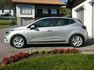 Gebraucht Renault Clio V 67 PS (49 kW) 2022 Silber Limousine