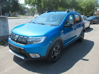 Gebraucht Dacia Sandero Celebration 90 PS (66 kW) 2019 Blau Limousine