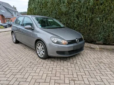 Gebraucht VW Golf VI 105 PS (77 kW) 2010 Grau Kleinwagen