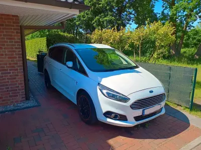 Gebraucht Ford S-MAX Titanium 150 PS (110 kW) 2017 Weiß Van / Kleinbus