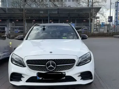 Gebraucht Mercedes C300e 194 PS (142 kW) 2020 Weiß Kombi