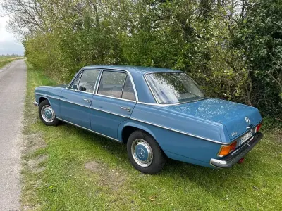 Gebraucht Mercedes W115 95 PS (69 kW) 1973 Blau Limousine
