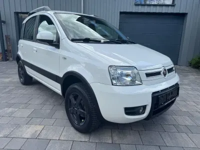 Gebraucht Fiat Panda 4x4 69 PS (50 kW) 2012 Weiß Kleinwagen