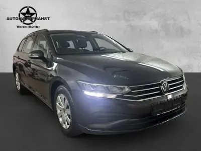 Gebraucht VW Passat Business 122 PS (89 kW) 2023 Grau Kombi