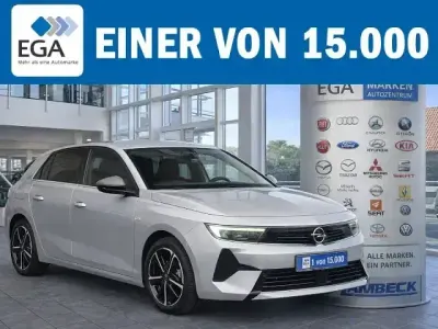 Gebraucht Opel Astra Elegance 131 PS (96 kW) 2023 Aluminium silb/kristall silb Limousine