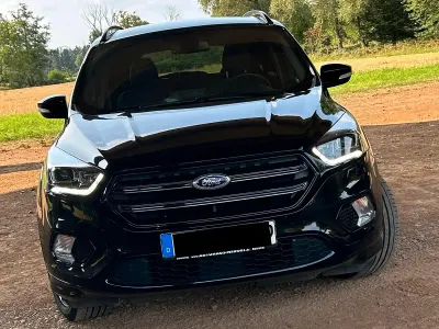 Gebraucht Ford Kuga 175 PS (128 kW) 2019 Schwarz SUV