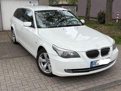 Gebraucht BMW 530 Sport Line 235 PS (172 kW) 2008 Weiß Kombi