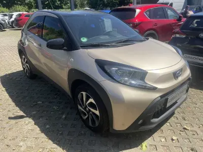 Gebraucht Toyota Aygo X Pulse 72 PS (52 kW) 2022 Beige SUV