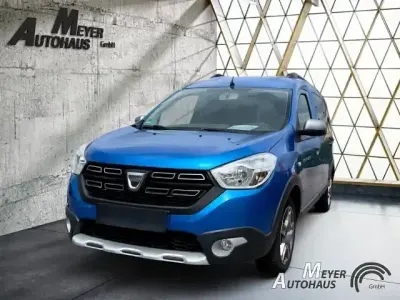 Gebraucht Dacia Dokker Stepway 95 PS (69 kW) 2019 Blau Van / Kleinbus
