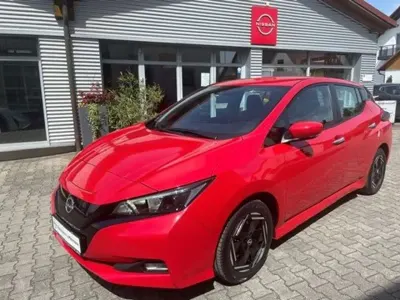 Gebraucht Nissan Leaf Acenta 110 kW (150 PS) 2022 Rot Kleinwagen