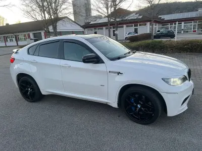 Używany BMW X6 M Performance 555 KM (408 kW) 2010 Biały SUV