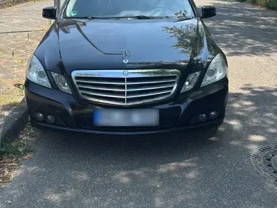 Gebraucht Mercedes E220 170 PS (125 kW) 2009 Schwarz Limousine