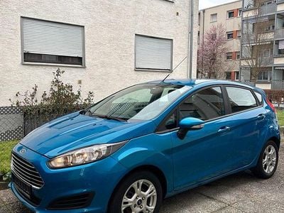 Gebraucht Ford Fiesta 80 PS (58 kW) 2014 Blau Kleinwagen
