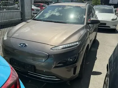 Gebraucht Hyundai Kona Select 100 kW (136 PS) 2022 Bronze SUV