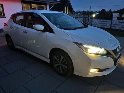 Gebraucht Nissan Leaf Acenta 110 kW (150 PS) 2022 Weiß Kleinwagen