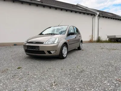 Gebraucht Ford Fiesta 80 PS (58 kW) 2003 Beige Kleinwagen