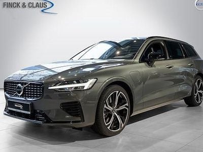 Neu Volvo V60 Plus 350 PS (257 kW) 2026 Grün Kombi