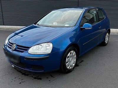 Usata VW Golf IV 75 CV (55 kW) 2004 Blu Utilitaria