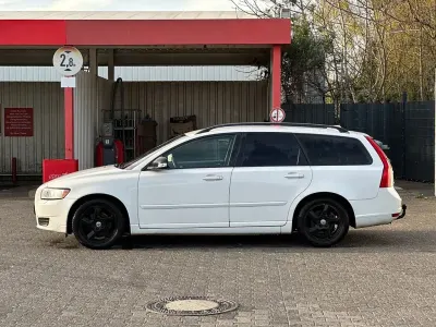 Gebraucht Volvo V50 109 PS (80 kW) 2010 Weiß Kombi