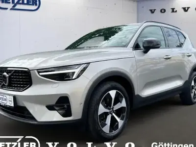 Usata Volvo XC40 Plus 163 CV (119 kW) 2024 Argento SUV