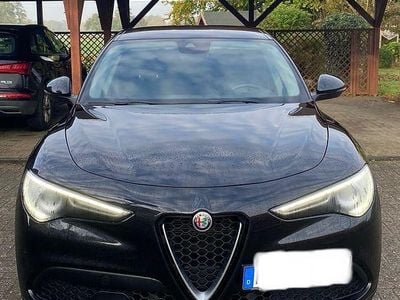 Gebraucht Alfa Romeo Stelvio 160 PS (117 kW) 2019 Schwarz SUV