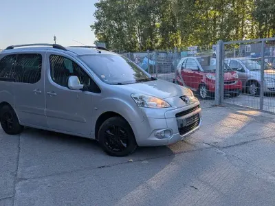 Gebraucht Peugeot Partner Tepee Premium 109 PS (80 kW) 2010 Van / Kleinbus