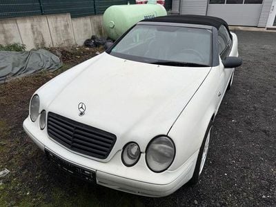 Gebraucht Mercedes CLK230 193 PS (141 kW) 1998 Weiß Cabrio