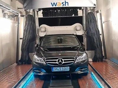 Schwarz Gebraucht 2015 Mercedes E200 Limousine | 12.000 €