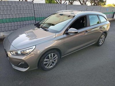 Usata Hyundai i30 Trend 140 CV (102 kW) 2019 Beige Station wagon