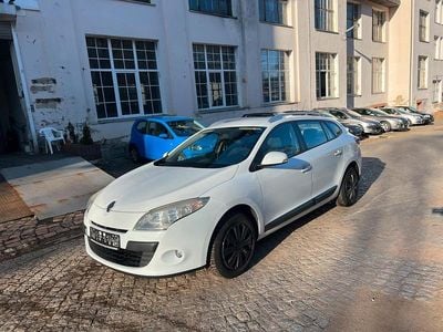 Gebraucht Renault Mégane GrandTour Expression 111 PS (81 kW) 2010 Weiß Kombi