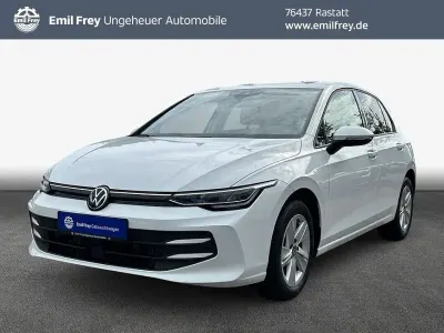Gebraucht VW Golf VIII Life 116 PS (85 kW) 2024 Pure white Limousine
