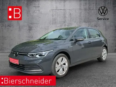 Gebraucht VW Golf VIII Style 150 PS (110 kW) 2024 Grau Limousine
