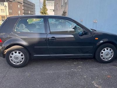 Usata VW Golf IV 101 CV (74 kW) 1998 Nero Utilitaria