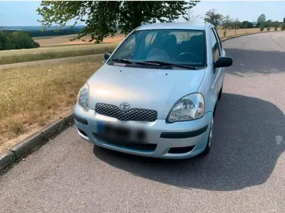 Gebraucht Toyota Yaris 65 PS (47 kW) 2003 Blau Kleinwagen