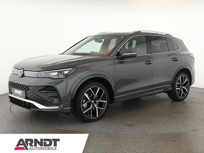 Gebraucht VW Tiguan R-line 150 PS (110 kW) 2025 Delfingrau SUV