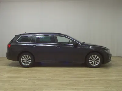 Second-hand VW Passat Business 150 CP (110 kW) 2023 Negru Break