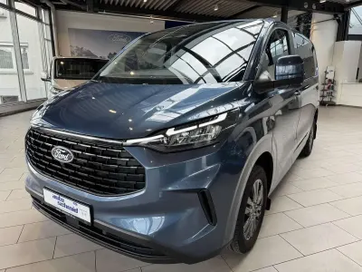 Gebraucht Ford Tourneo Trend 136 PS (100 kW) 2024 Chromablau Van / Kleinbus