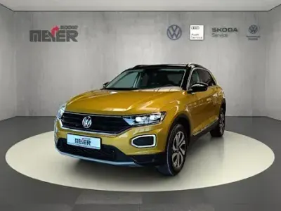 Käytetty VW T-Roc Active 150 HP (110 kW) 2021 Keltainen Katumaasturi