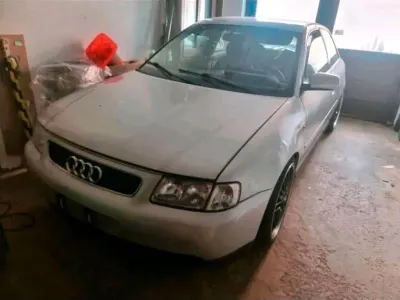Gebraucht Audi A3 90 PS (66 kW) 1997 Silber Kleinwagen