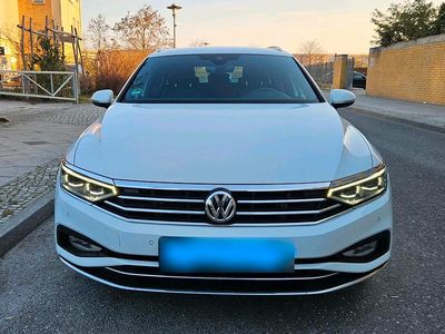 Gebraucht VW Passat Highline 150 PS (110 kW) 2020 Weiß Kombi