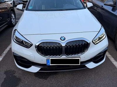 Gebraucht BMW 118 Sport Line 136 PS (100 kW) 2023 Weiß Kleinwagen