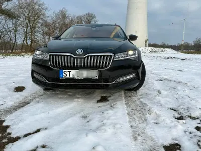 Gebraucht Skoda Superb Style 150 PS (110 kW) 2023 Schwarz Kombi